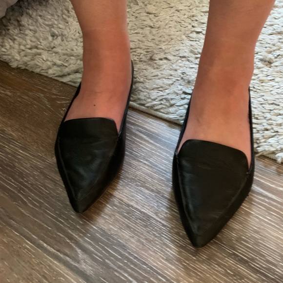 DSW Shoes - Black Leather Flats/Loafers Pointed Toe Size 9